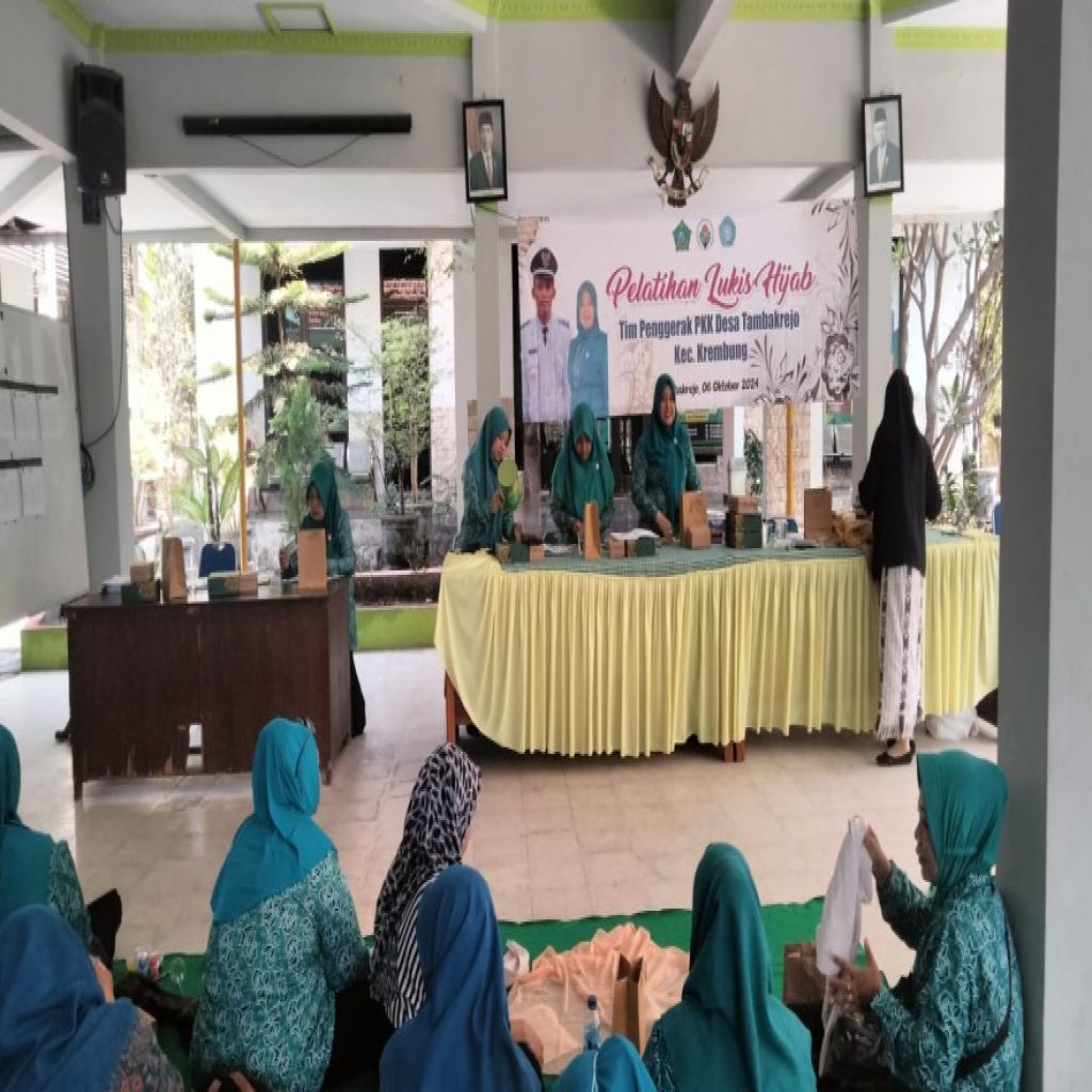 PELATIHAN LUKIS HIJAB